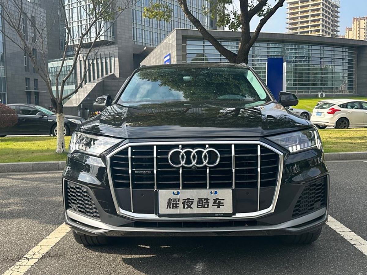 奧迪 奧迪Q7  2024款 55 TFSI quattro S line運(yùn)動(dòng)型圖片