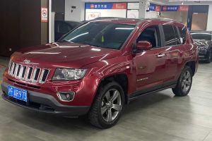 指南者 Jeep 2.0L 兩驅(qū)豪華版
