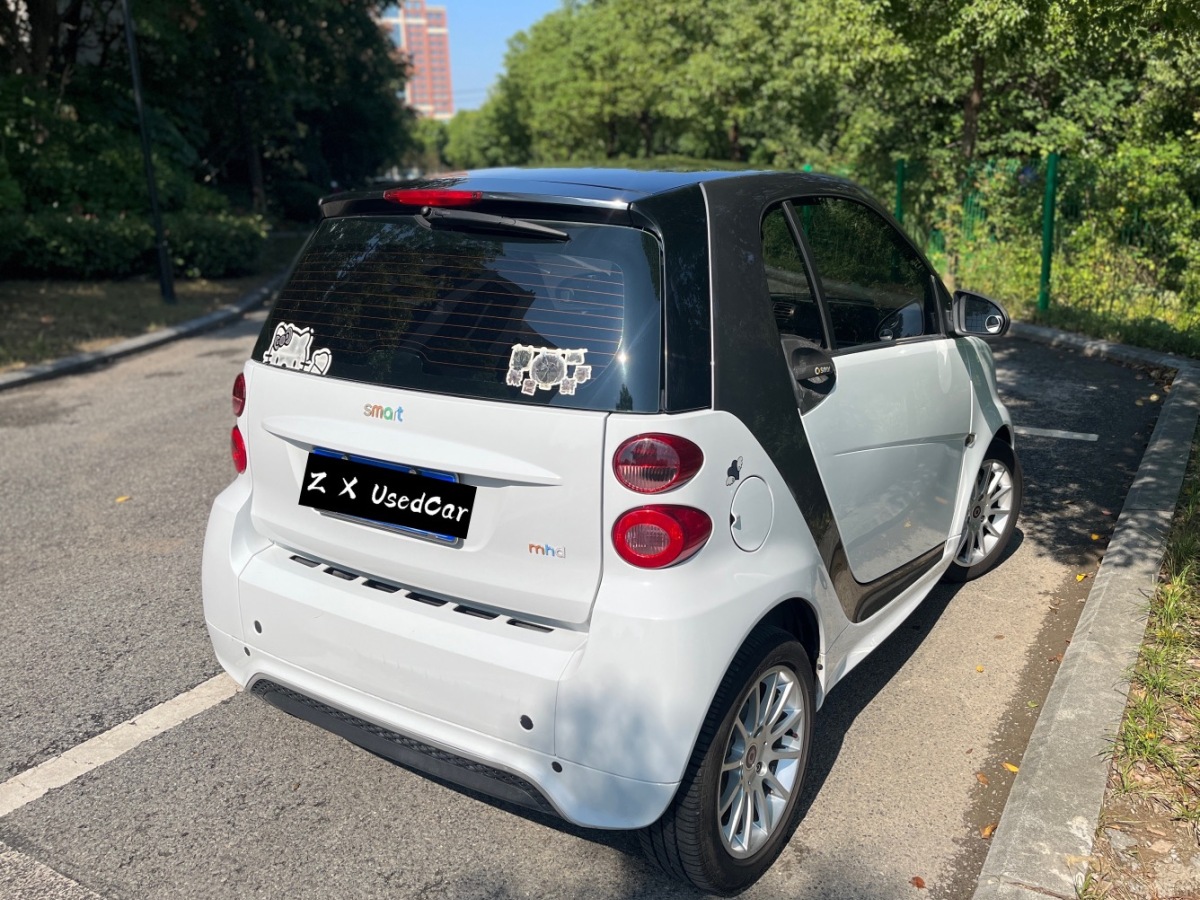 2015年3月smart fortwo  2014款 1.0 MHD 硬頂城市光波激情版