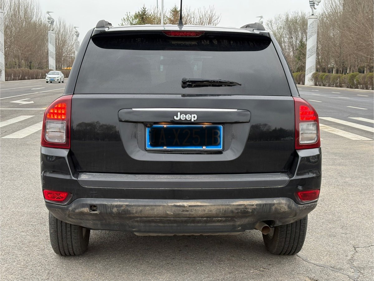 Jeep 指南者  2014款 2.4L 四驅(qū)運動版圖片