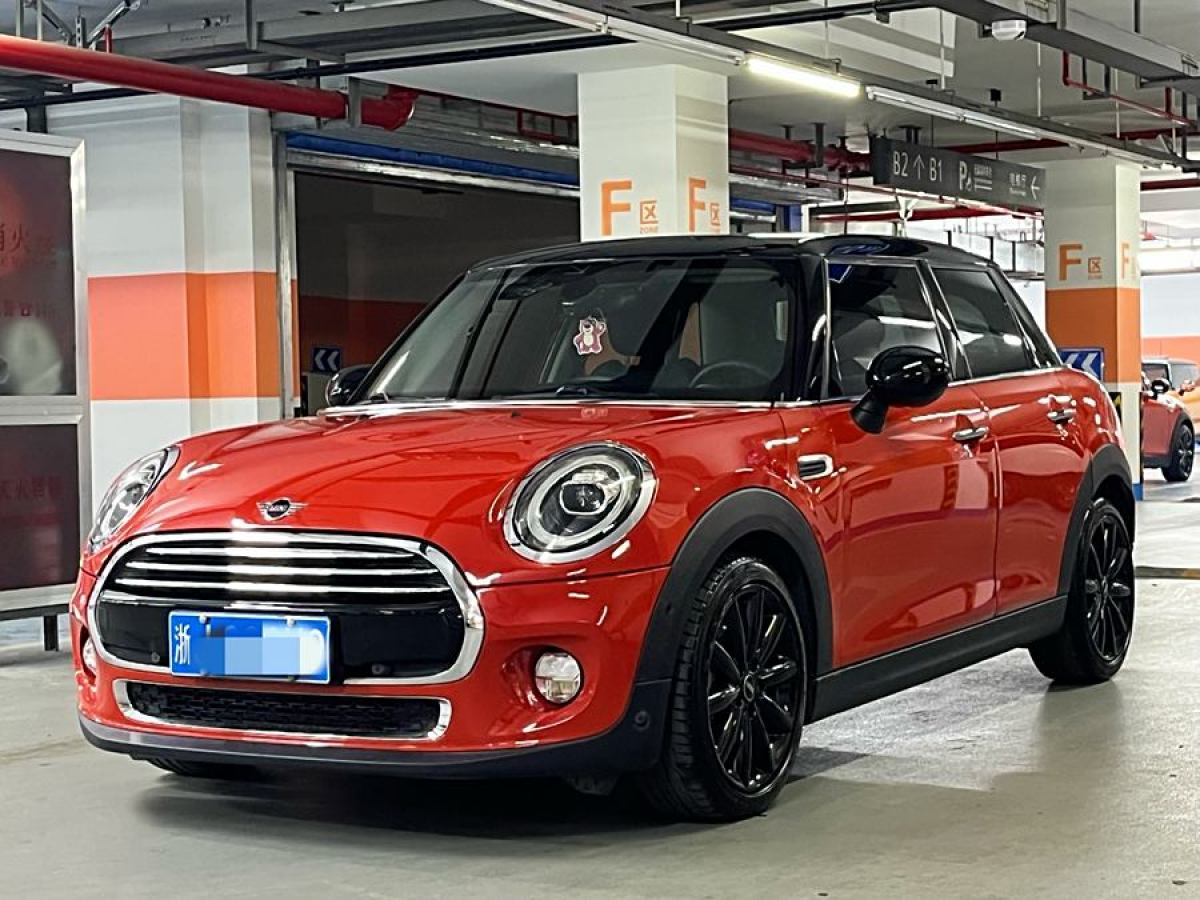 2019年8月MINI MINI  2018款 1.5T COOPER 藝術(shù)家 五門版