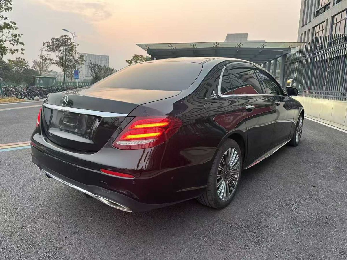 奔馳 奔馳E級(jí)  2020款 E 300 L 豪華型圖片