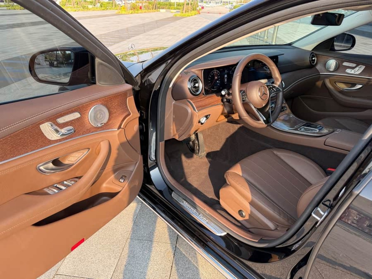 奔馳 奔馳E級  2023款 改款 E 300 L 豪華型圖片