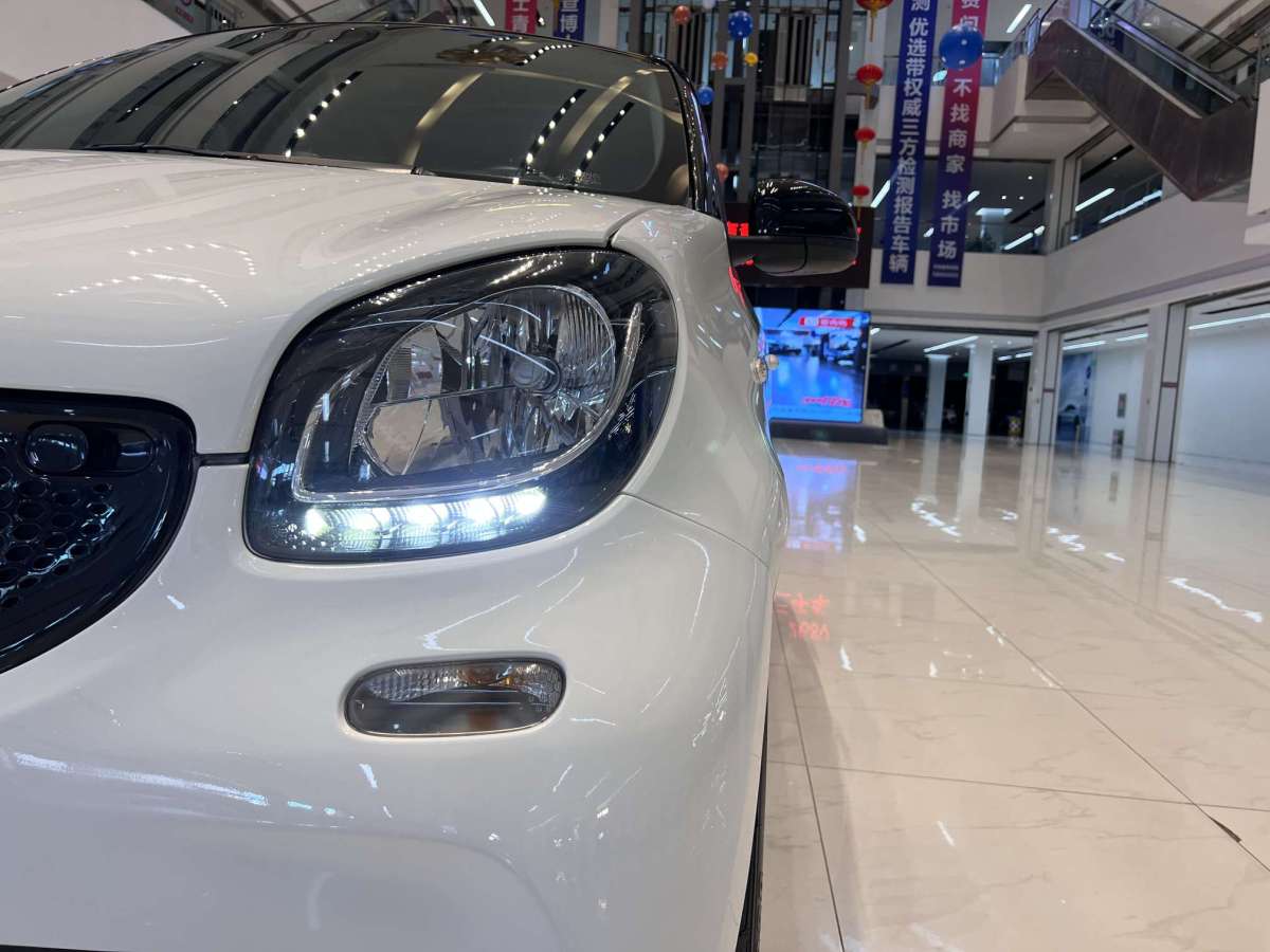 smart forfour  2016款 1.0L 52千瓦灵动版图片