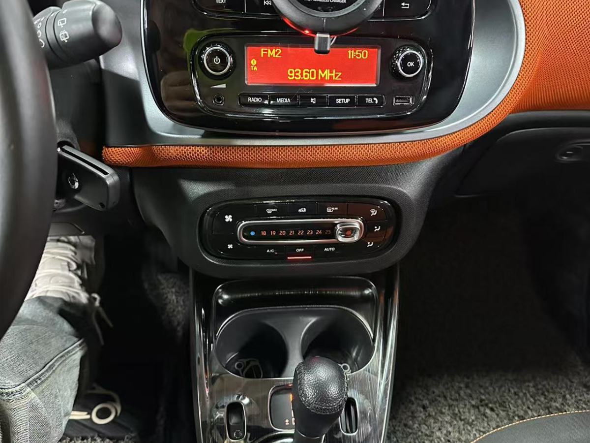 smart fortwo  2015款 1.0L 52千瓦硬頂激情版圖片