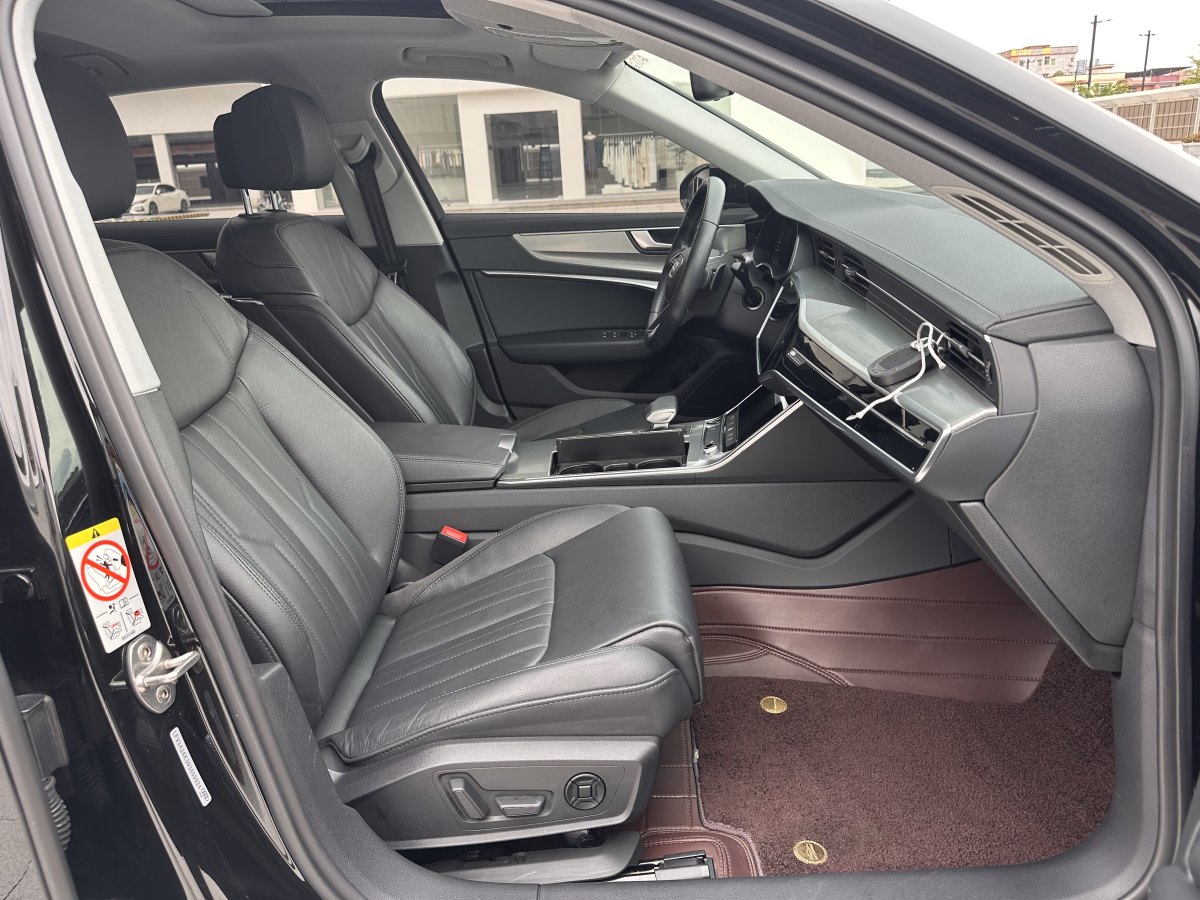 2022年10月奧迪 奧迪A6L  2022款 40 TFSI 豪華致雅型