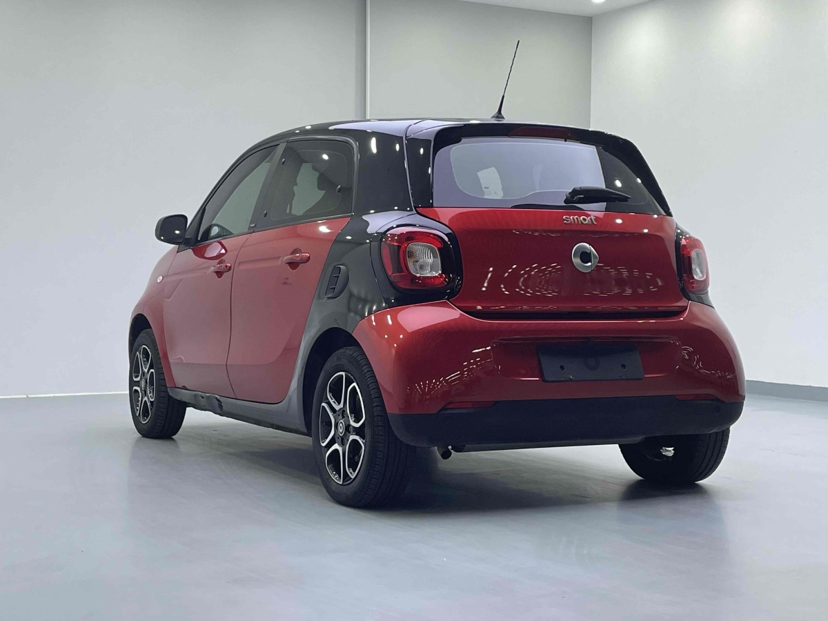 smart forfour  2018款 1.0L 52千瓦激情版圖片