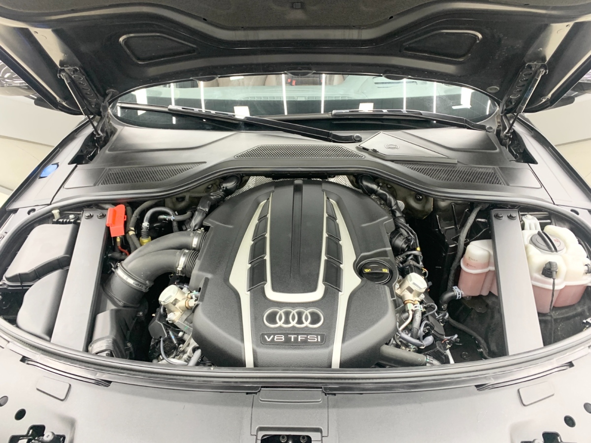 奧迪 奧迪A8  2014款 A8L 60 TFSI quattro豪華型圖片