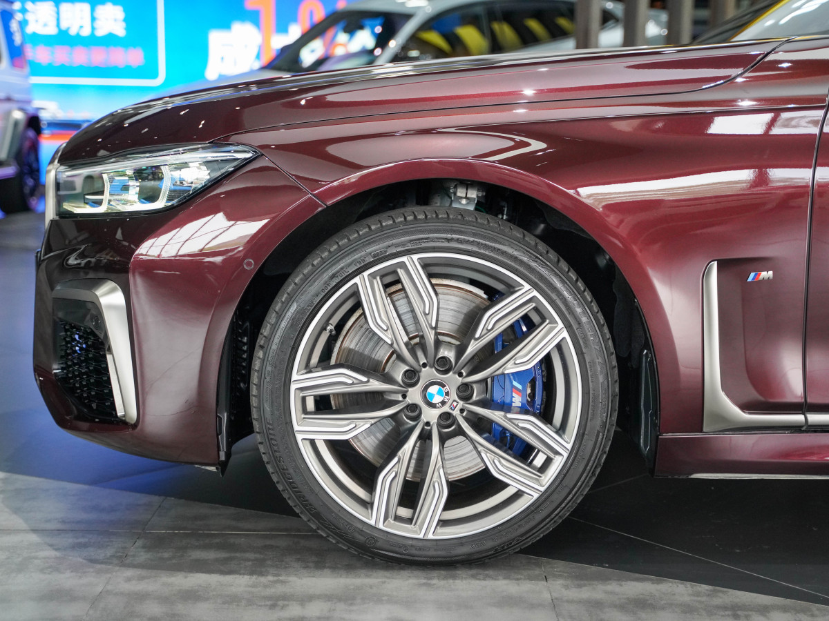 寶馬 寶馬7系  2019款 M760Li xDrive V12 運(yùn)動(dòng)套裝圖片