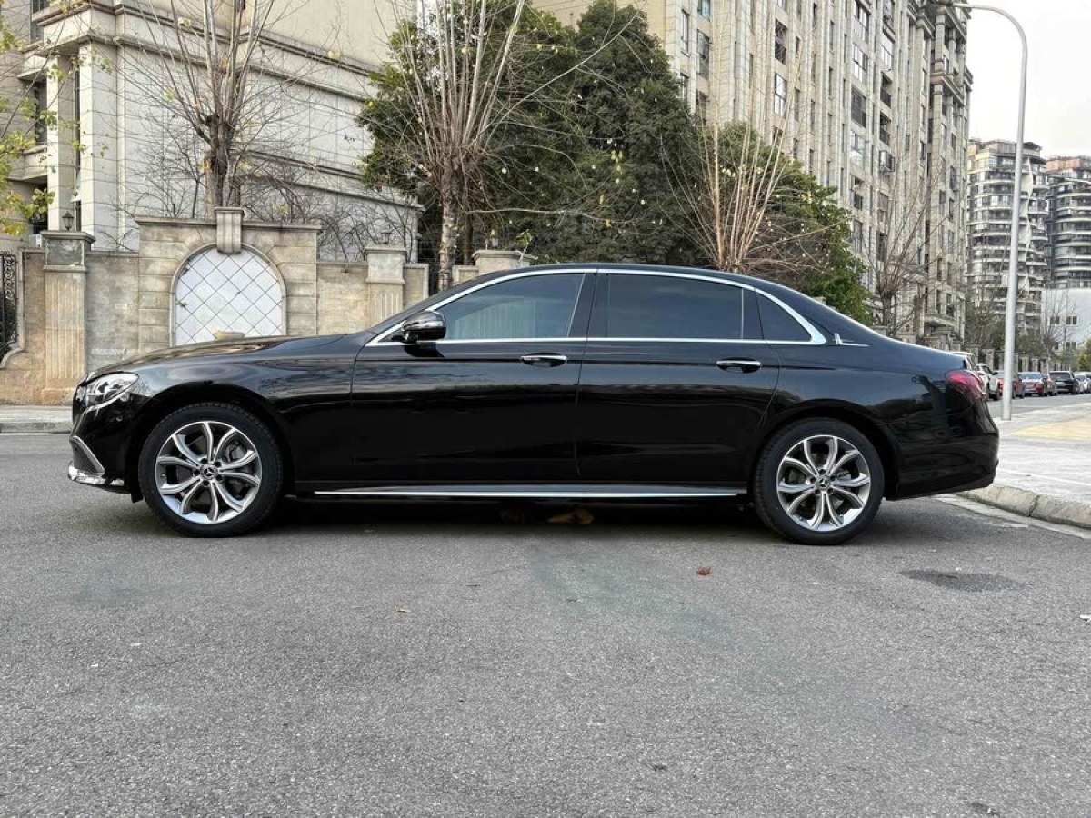 奔馳 奔馳E級  2022款 改款 E 300 L 運(yùn)動豪華型圖片