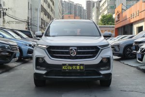 530 宝骏 1.5T DCT豪华型