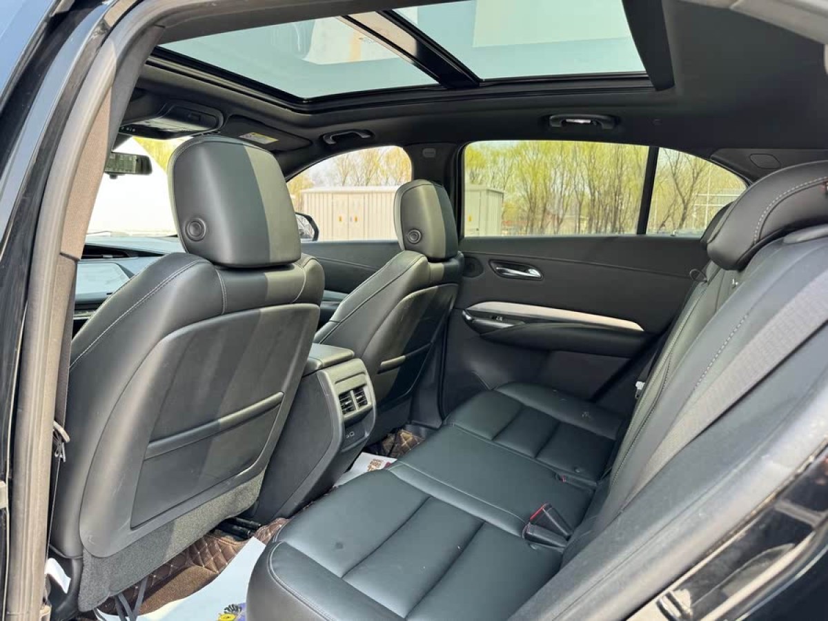 凱迪拉克 XT4  2018款 28T 兩驅(qū)領(lǐng)先型圖片