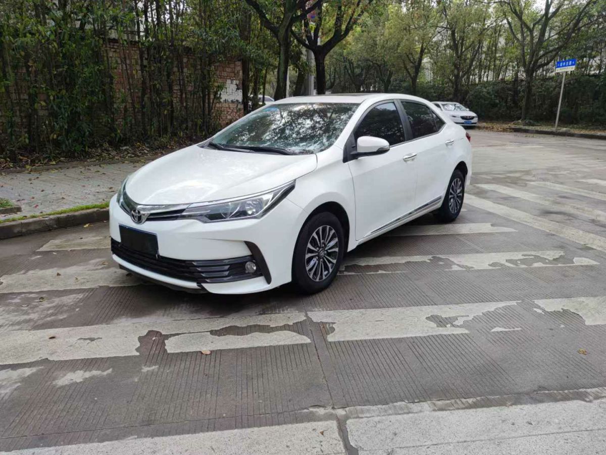 豐田 卡羅拉  2019款 1.2T S-CVT 運(yùn)動版圖片