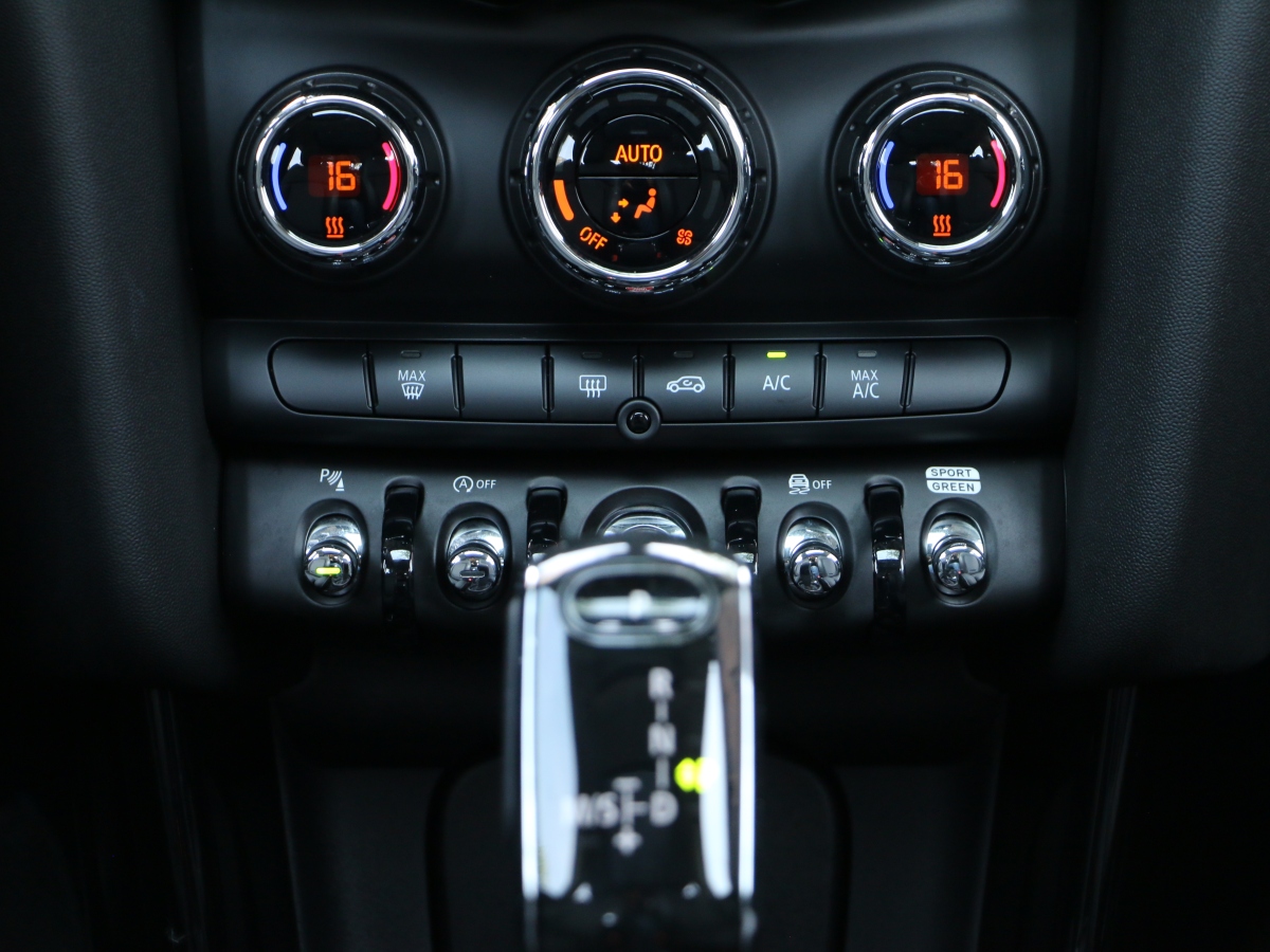MINI MINI  2022款 改款 1.5T COOPER 經(jīng)典派圖片
