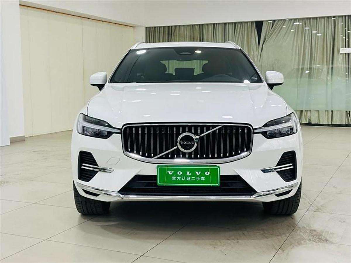 沃爾沃 XC60新能源  2025款 插電式混動(dòng) 長(zhǎng)續(xù)航四驅(qū)智遠(yuǎn)豪華版圖片