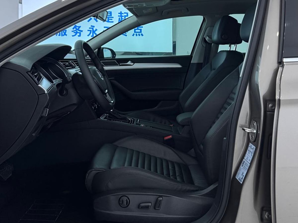 大眾 邁騰  2019款  330TSI DSG 領(lǐng)先型 國(guó)VI圖片