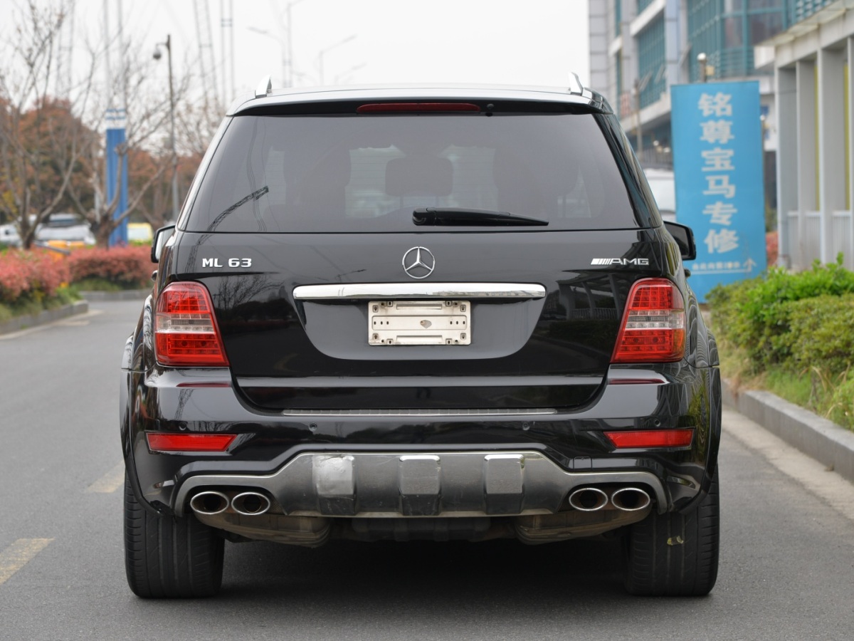 2011年4月奔驰 奔驰M级AMG  2011款 AMG ML 63