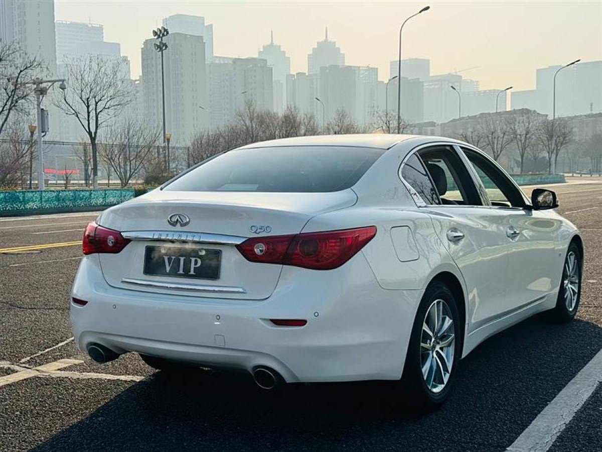 英菲尼迪 Q50  2014款 3.7L 舒適版圖片