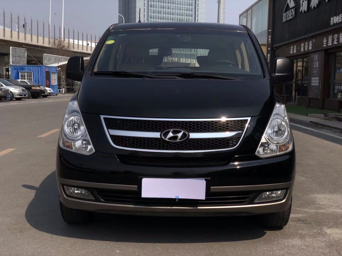 现代 h-1辉翼 2011款 2.4l 舒适版图片