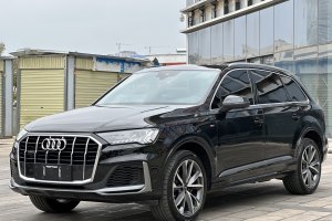 奥迪Q7 奥迪 55 TFSI quattro S line运动型