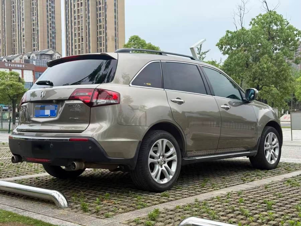 謳歌 MDX  2010款 3.7 標(biāo)準(zhǔn)豪華運動版圖片