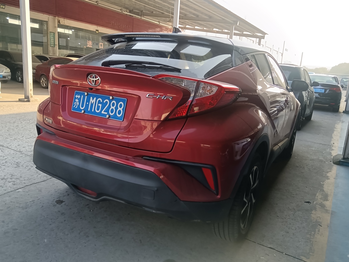 豐田 C-HR  2020款 2.0L 領(lǐng)先版圖片