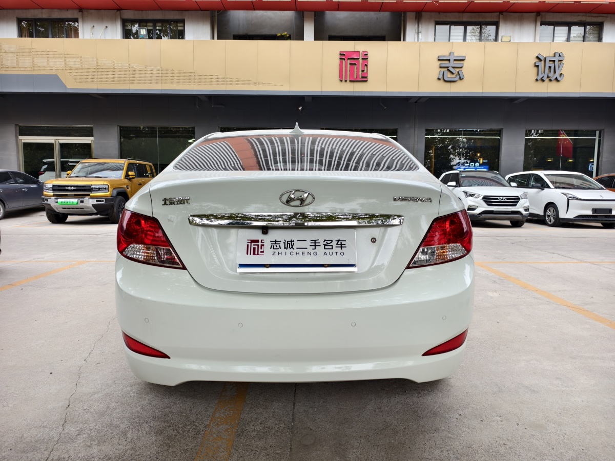 現(xiàn)代 瑞納  2013款 三廂 1.4L 自動標準型GL圖片