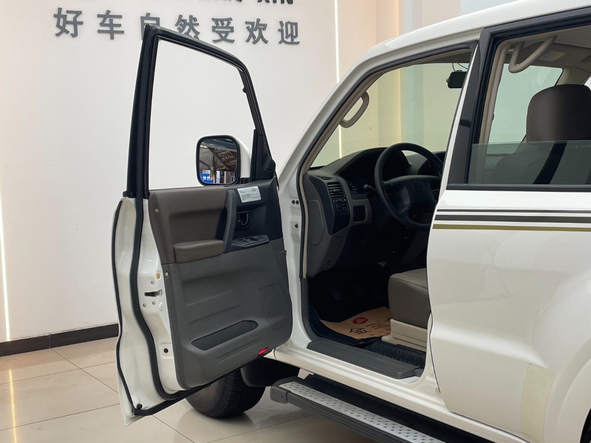 2011年4月三菱 帕杰羅  2011款 V73 3.0L MT GL