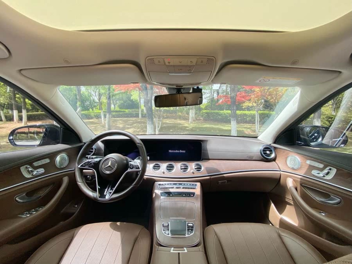 奔馳 奔馳E級  2023款 改款 E 300 L 豪華型圖片