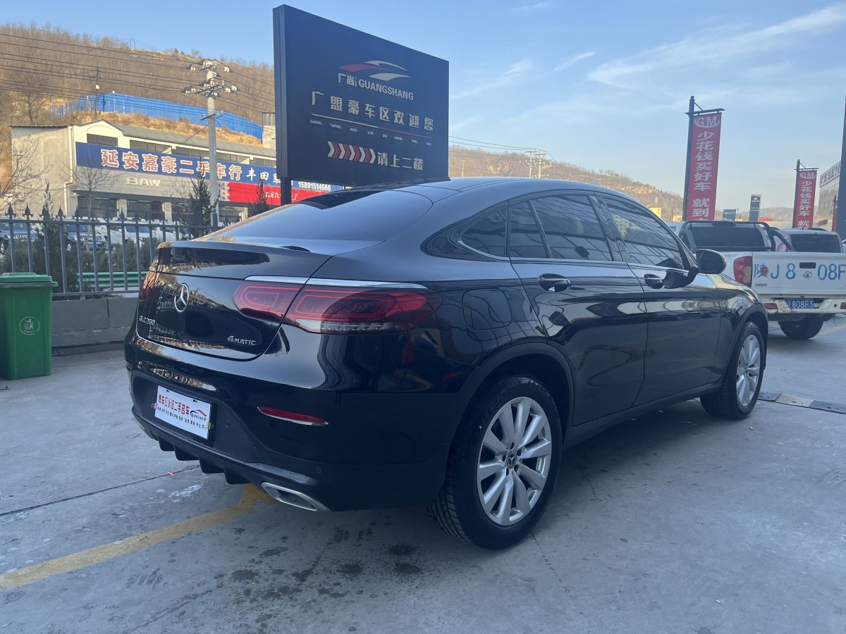 奔馳 奔馳GLC  2022款 改款 GLC 260 4MATIC 轎跑SUV圖片