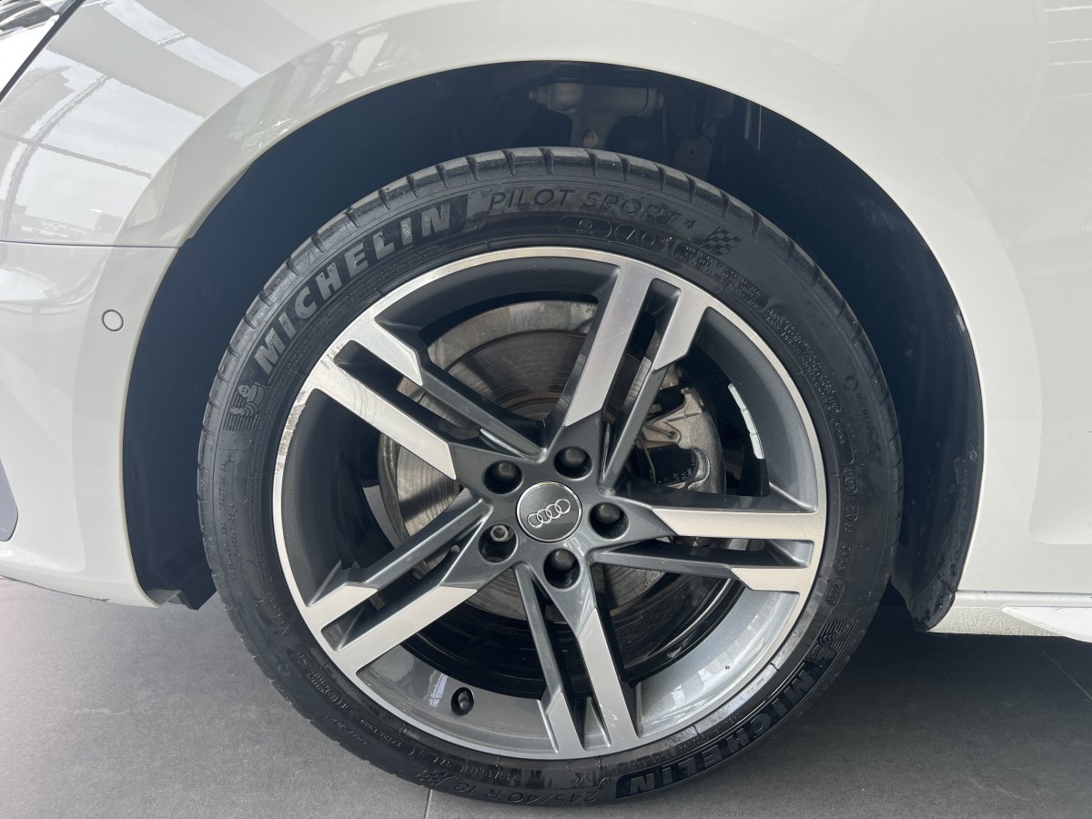 奧迪 奧迪A4L  2020款 40 TFSI 豪華動感型圖片