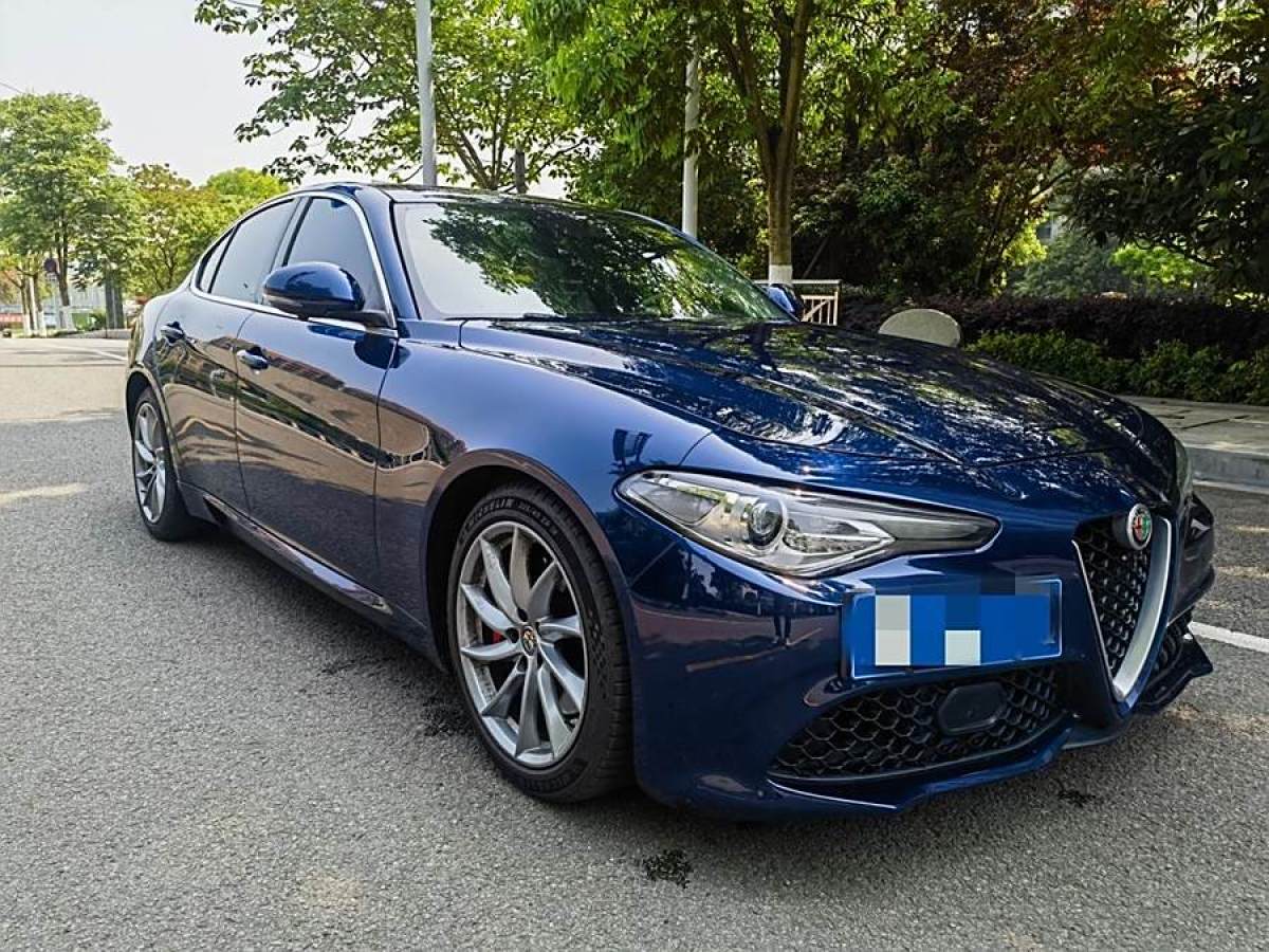 阿爾法·羅密歐 Giulia  2017款 2.0T 200HP 豪華版圖片