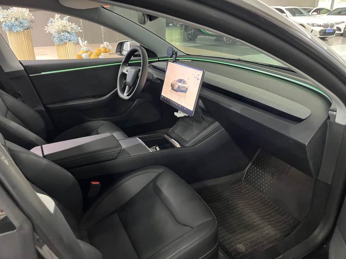 特斯拉 Model Y  2023款 長續(xù)航全輪驅(qū)動(dòng)版圖片
