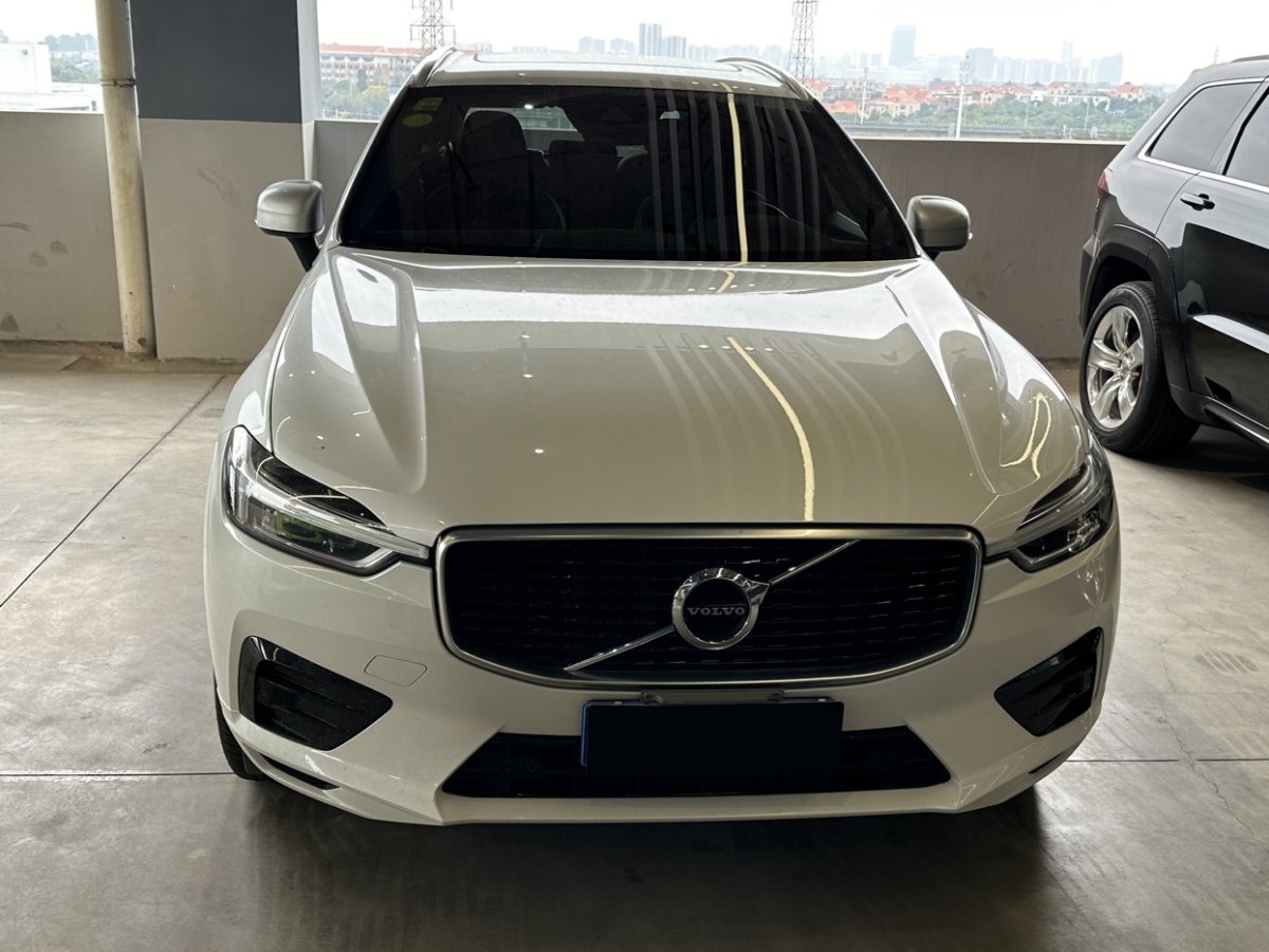 沃爾沃 XC60  2018款 T5 四驅(qū)智遠(yuǎn)運(yùn)動(dòng)版圖片