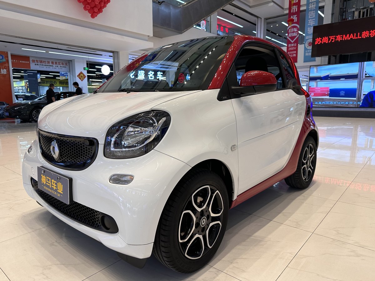 2019年5月smart fortwo  2019款 0.9T 66千瓦硬頂先鋒版 國(guó)VI