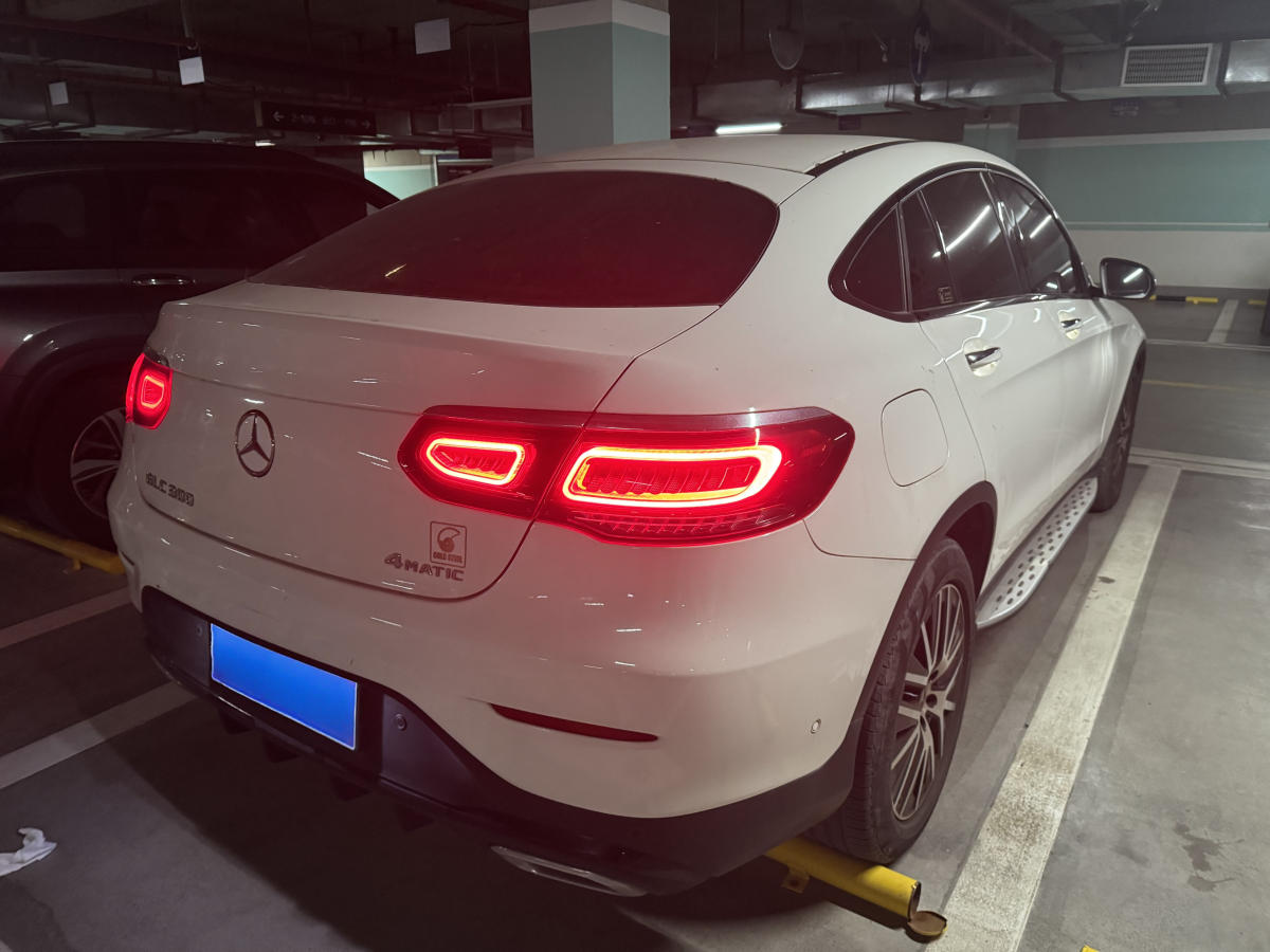 奔馳 奔馳GLC  2022款 改款 GLC 300 4MATIC 轎跑SUV圖片