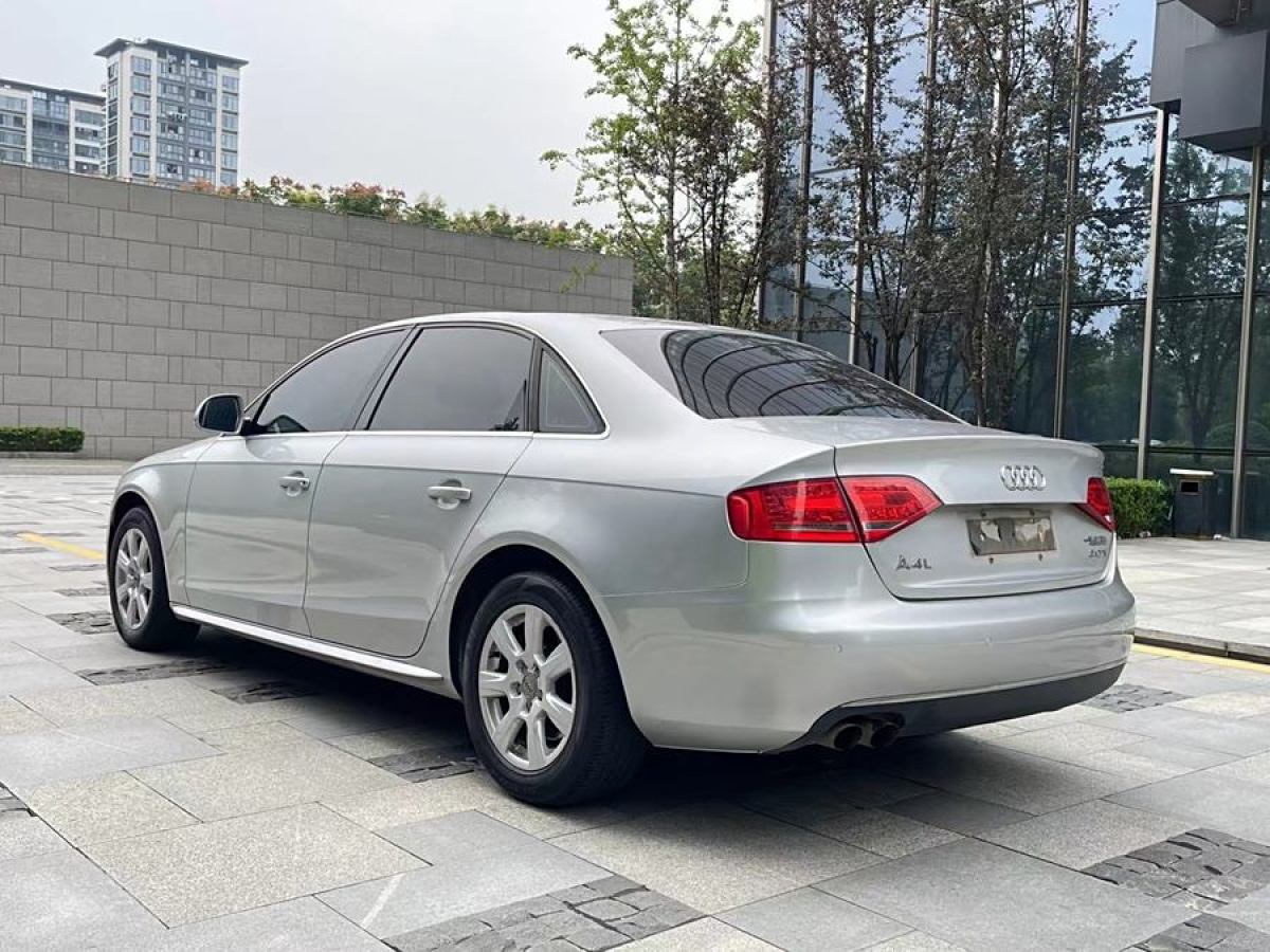 奧迪 奧迪A4L  2012款 2.0 TFSI 自動標(biāo)準(zhǔn)型圖片