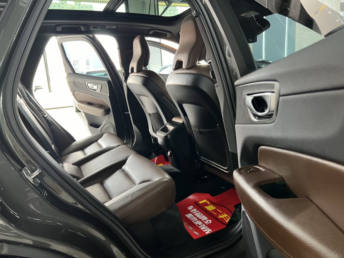 沃尔沃 XC60  2021款 T5 四驱智逸运动版图片