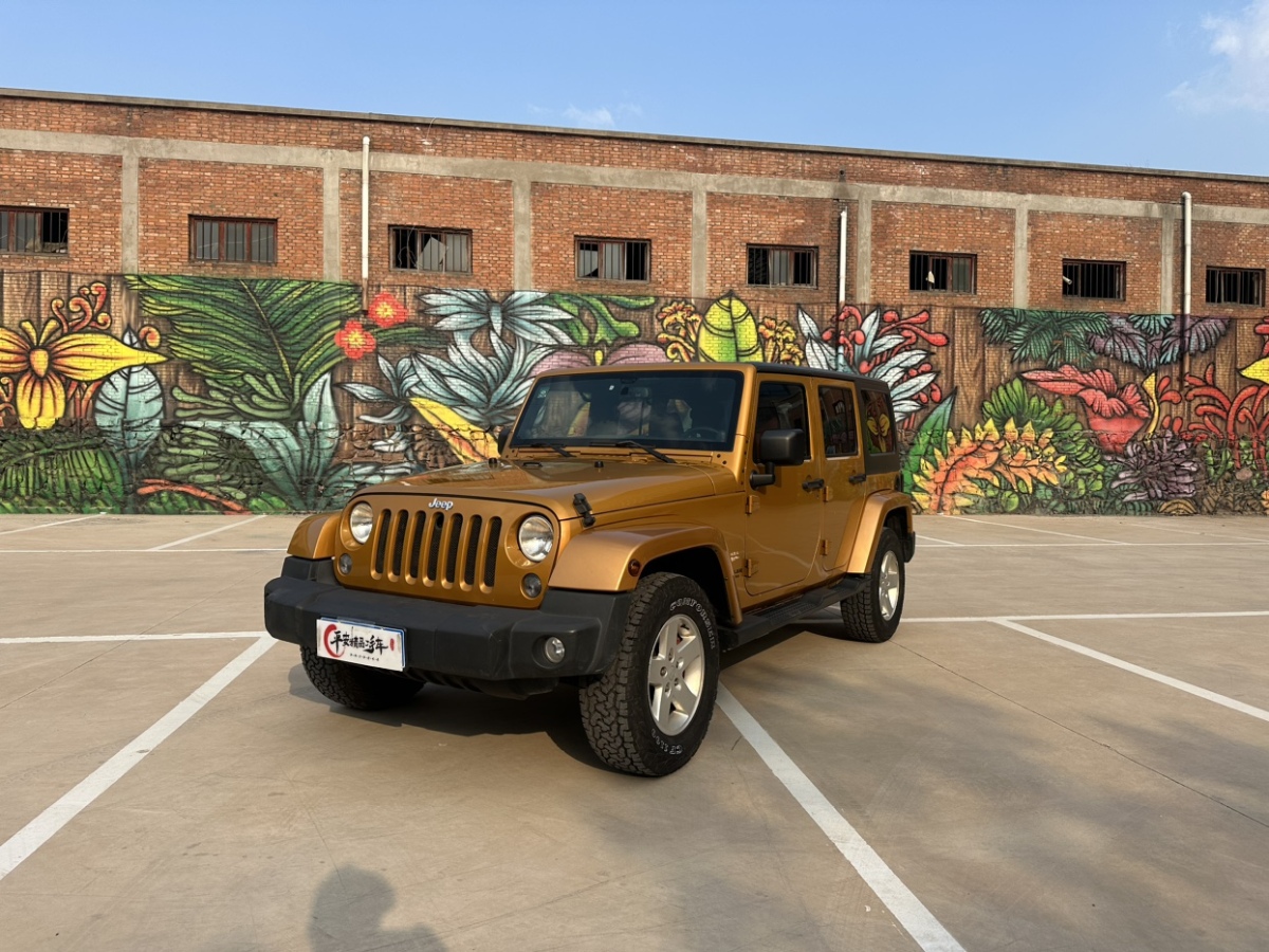 2014年08月Jeep 牧马人  2014款 3.0L Sahara 四门版