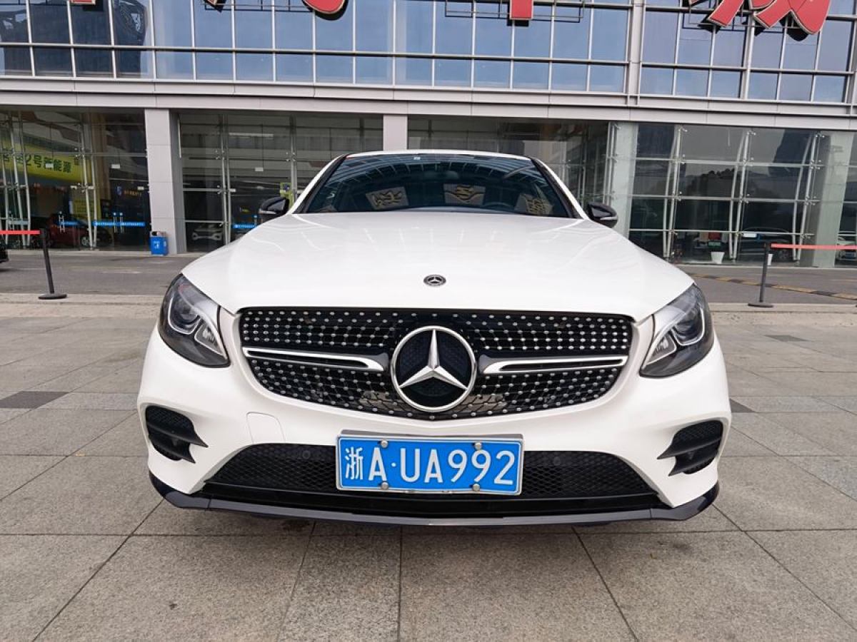 奔馳 奔馳GLC  2022款 改款 GLC 300 4MATIC 轎跑SUV圖片