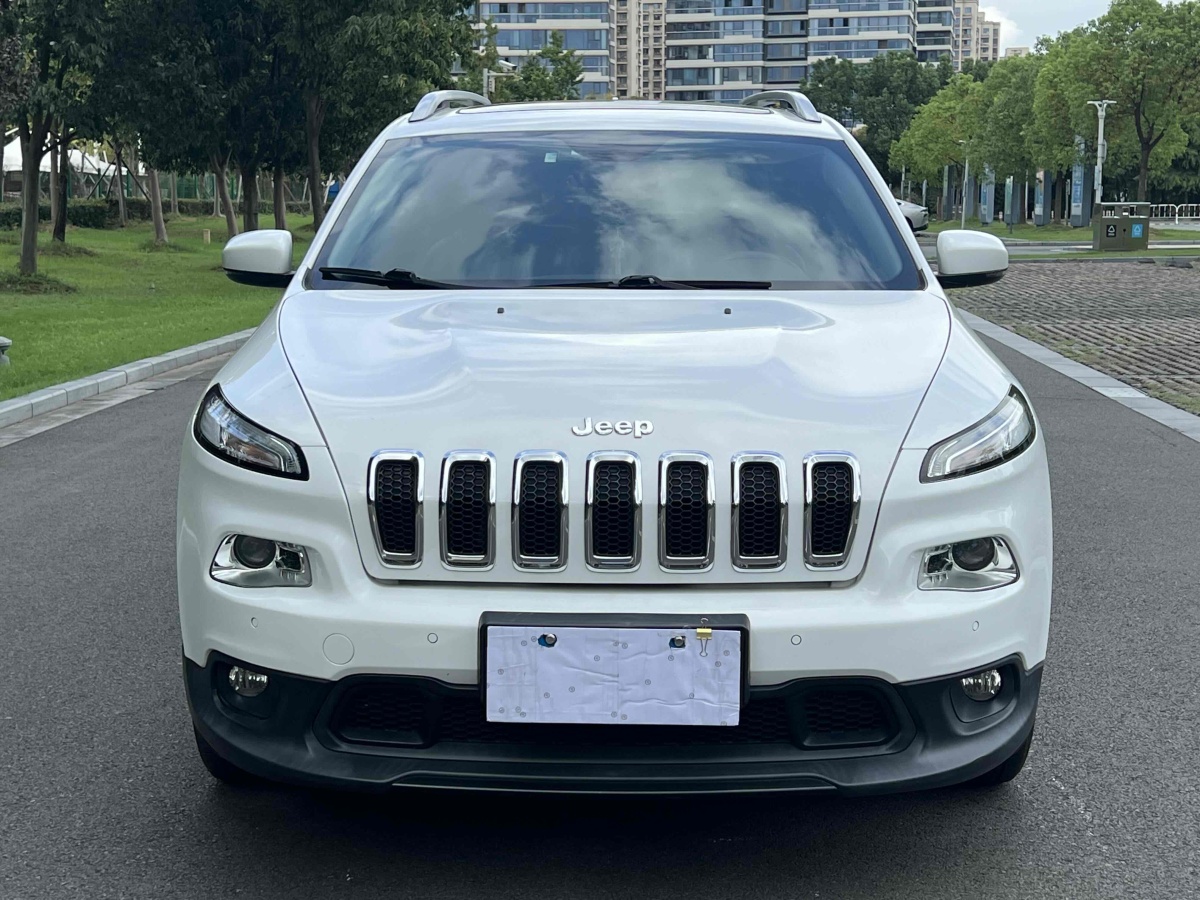 Jeep 自由光  2016款 2.4L 領(lǐng)先版圖片