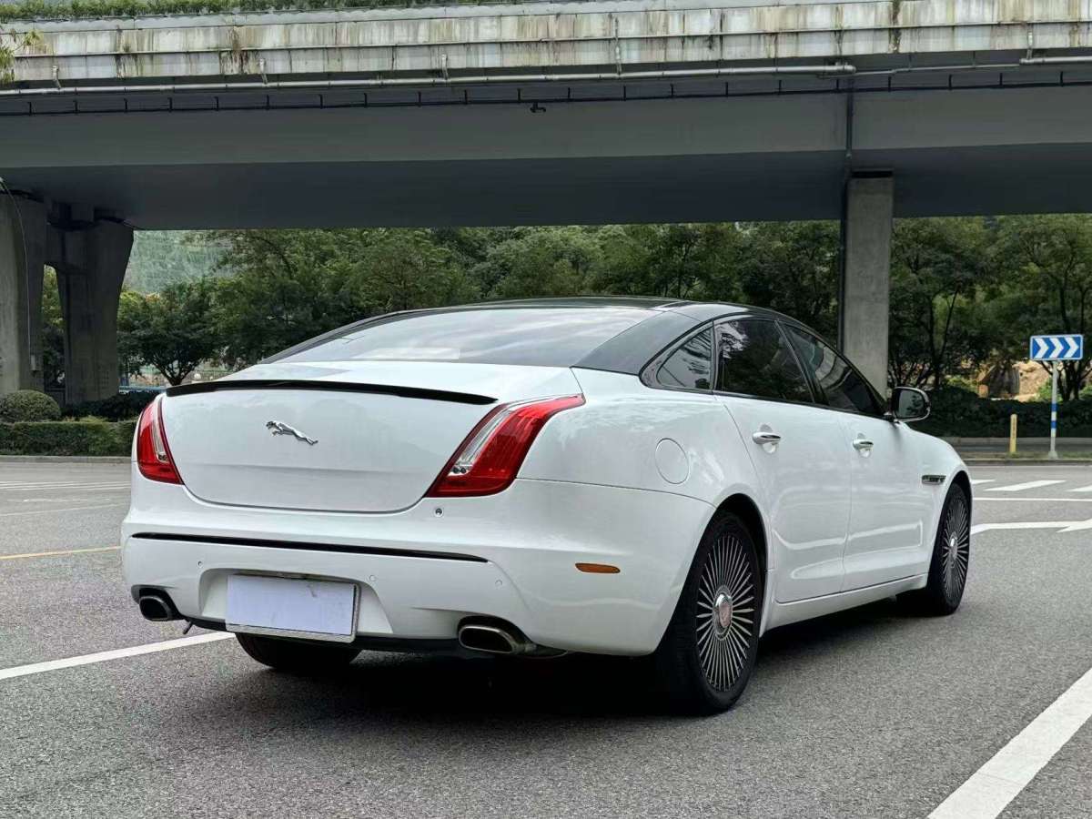 2012年6月捷豹 XJ  2012款 XJL 3.0 全景商務(wù)版