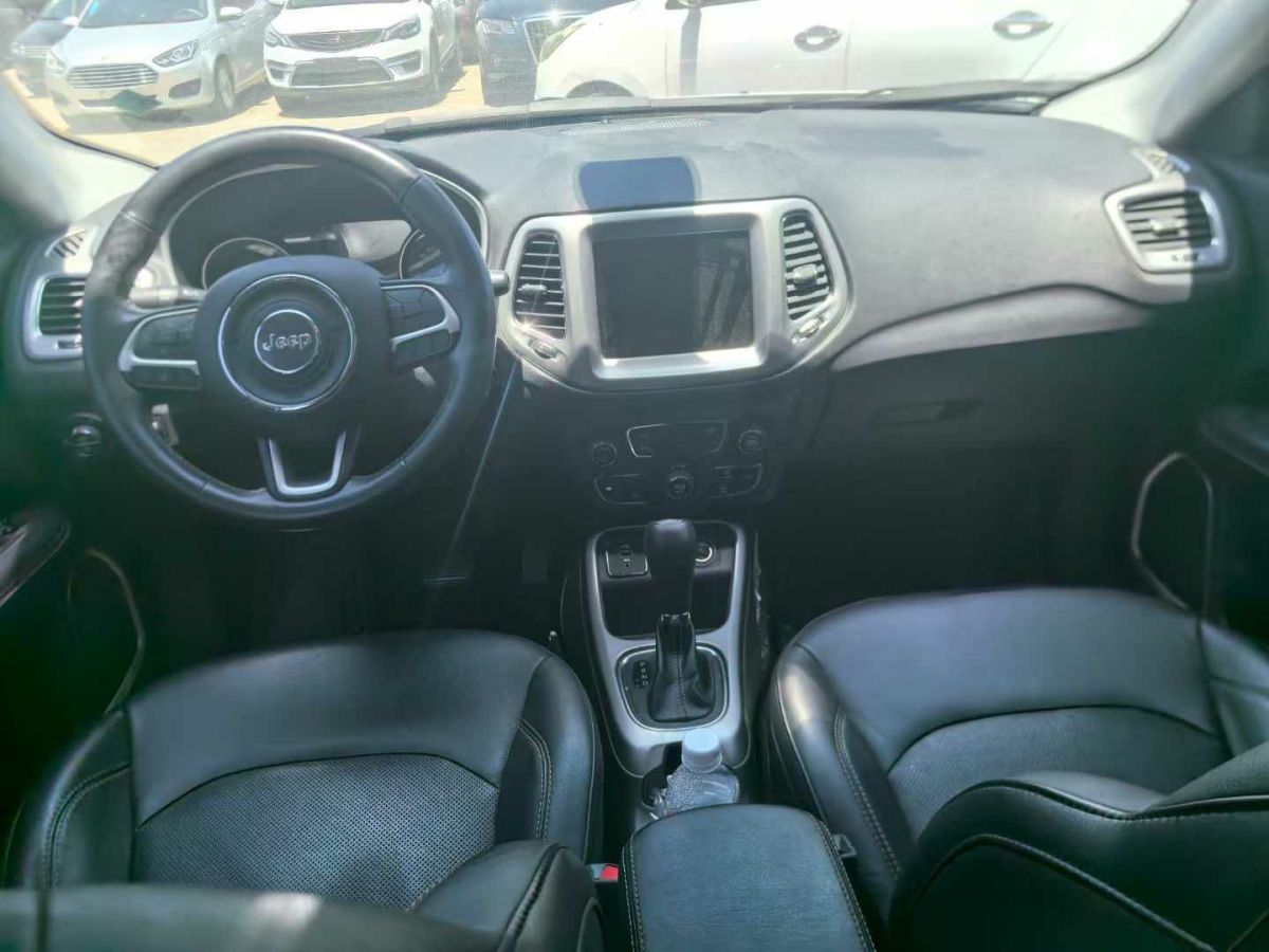 Jeep 指南者  2018款 200T 家享四驅(qū)版圖片