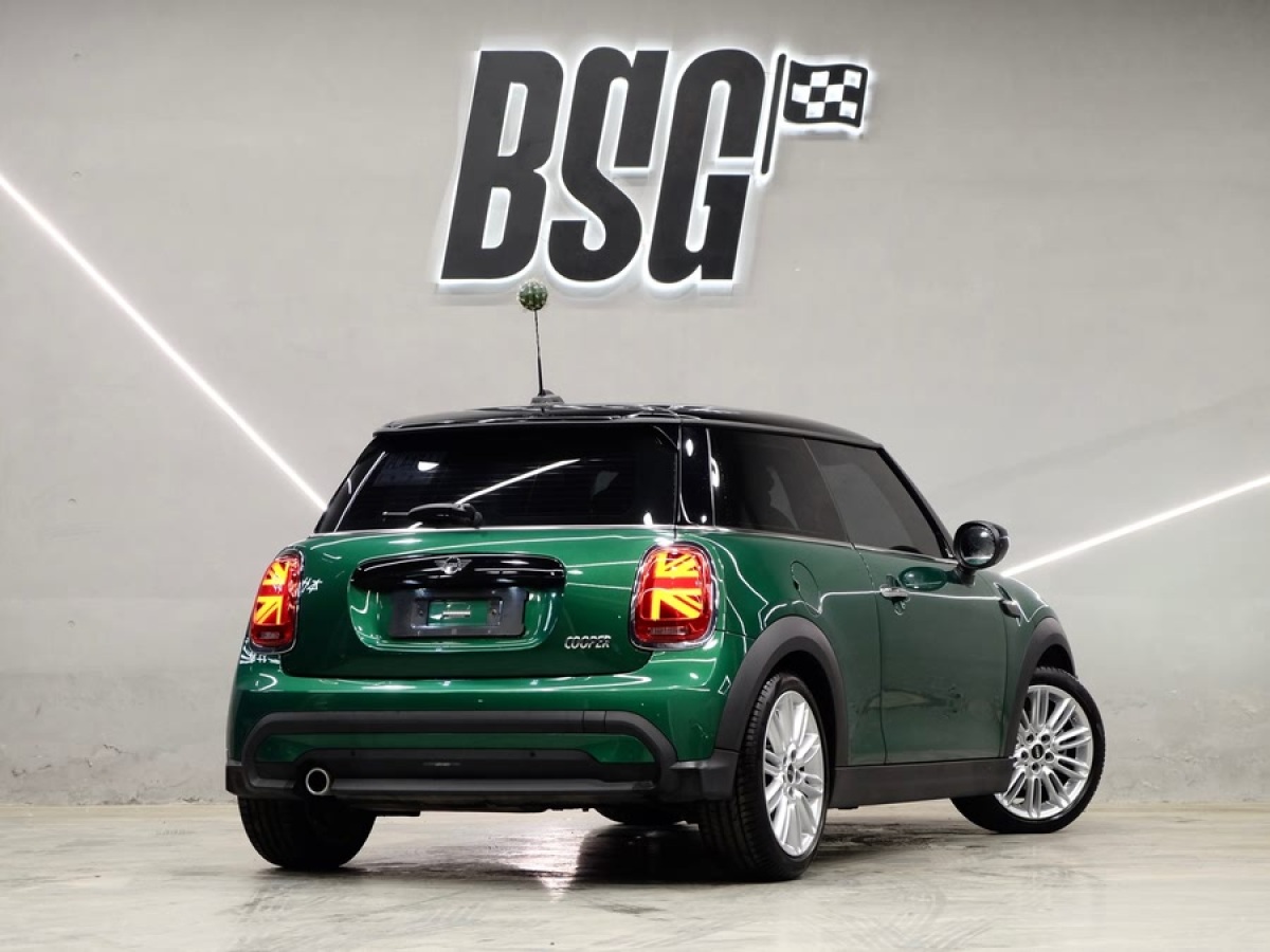 MINI MINI  2022款 改款 1.5T COOPER 藝術(shù)家圖片