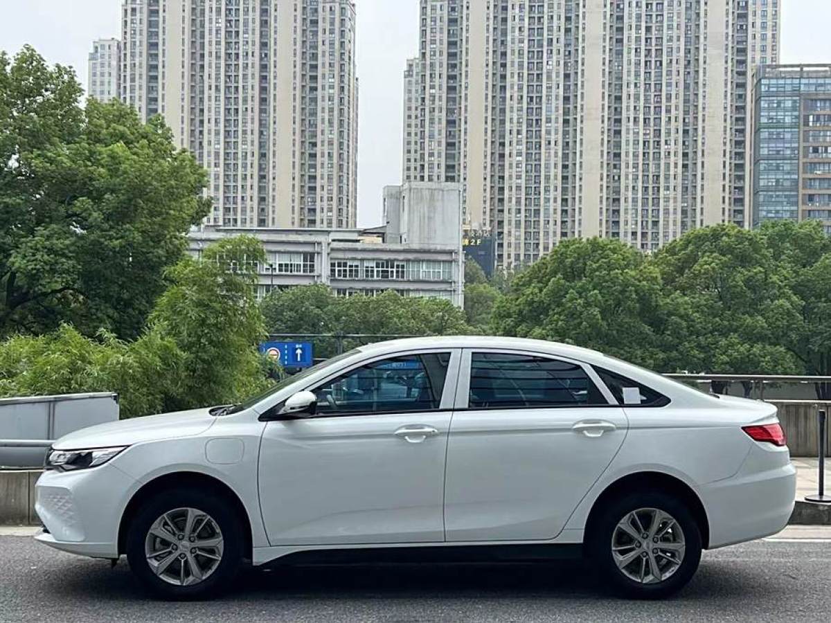 吉利 帝豪新能源  2022款 EV Pro 營(yíng)運(yùn)網(wǎng)約版圖片