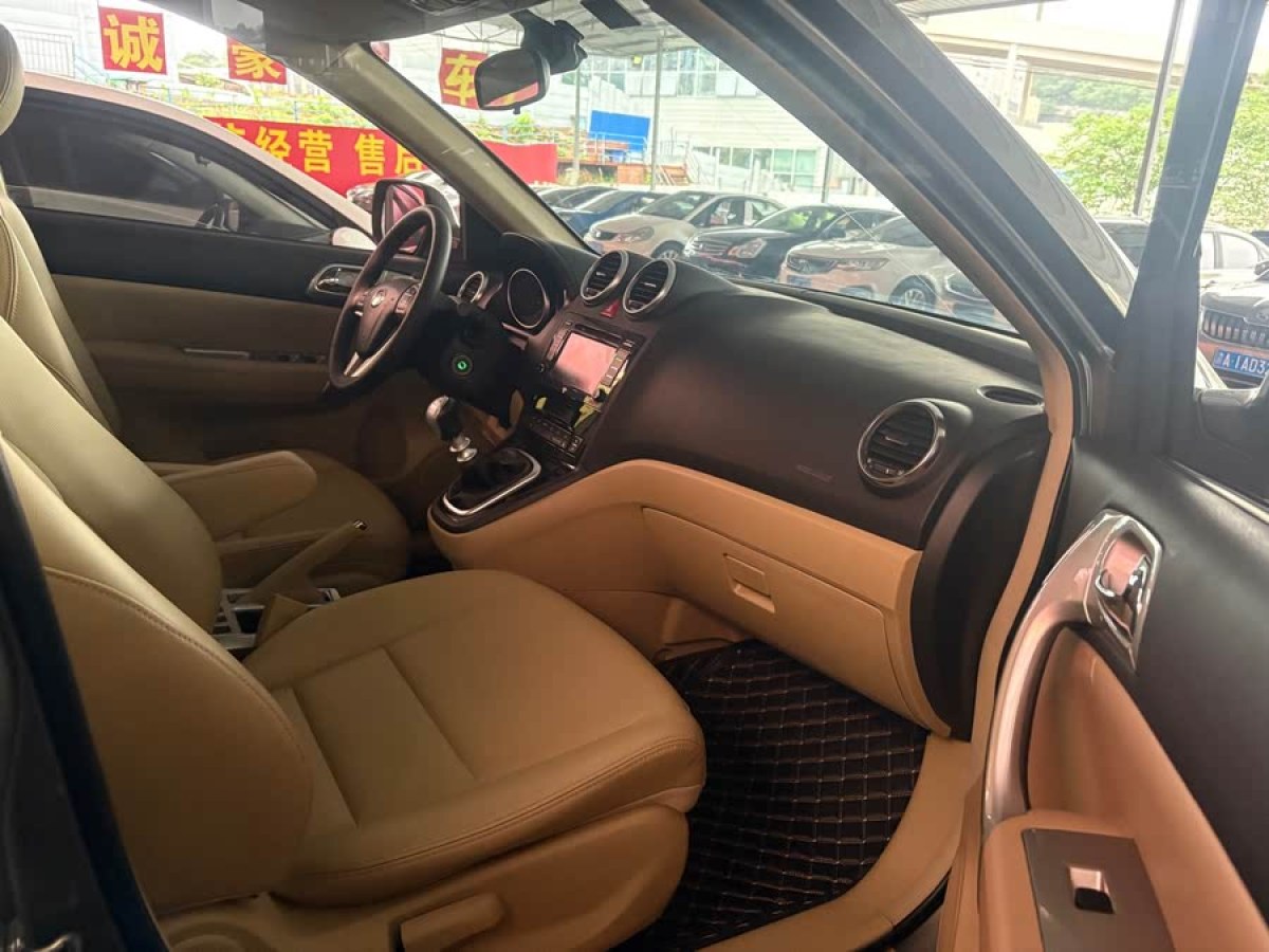 哈弗 H6  2014款 升級(jí)版 2.0T 柴油 手動(dòng)兩驅(qū)精英型圖片