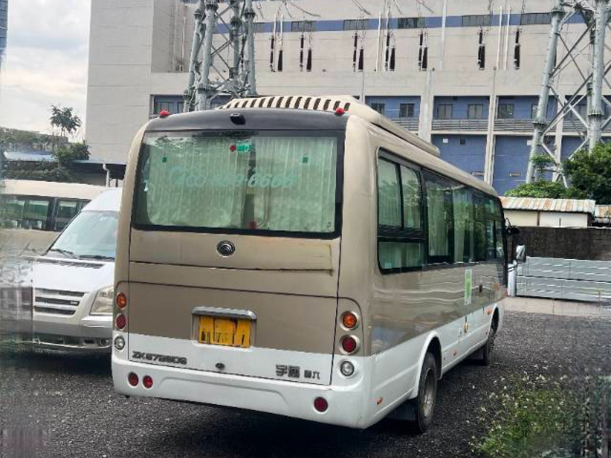 國六28座宇通6729營運(yùn)車圖片
