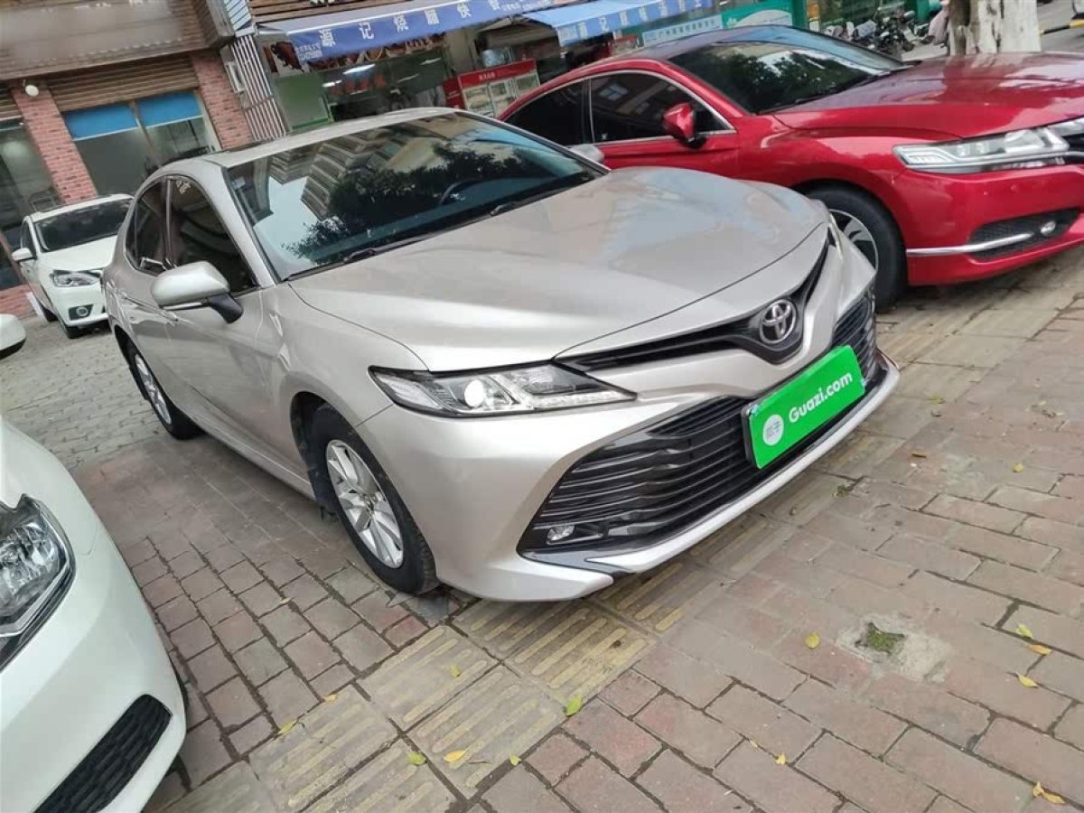 豐田 凱美瑞  2018款 2.0E 領(lǐng)先版圖片