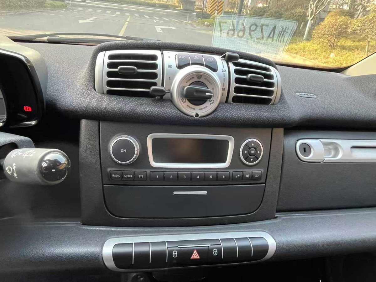 smart fortwo  2012款 1.0 MHD 硬頂標(biāo)準(zhǔn)版圖片