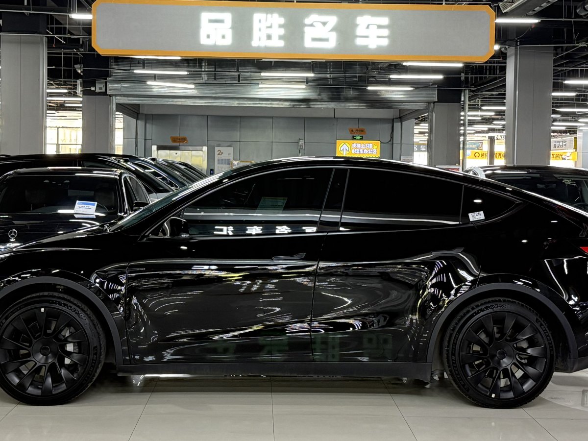 特斯拉 Model Y  2024款 后輪驅(qū)動(dòng)版圖片